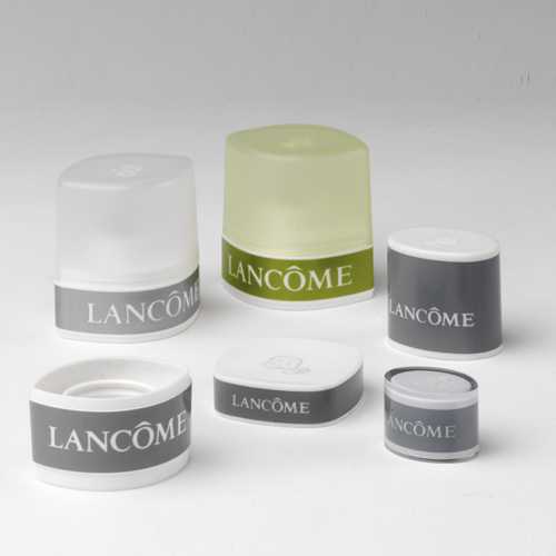 Foiling on plastic cosmetic bottles' lid